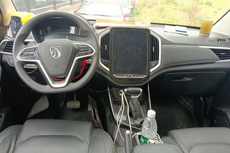 Used Baojun 530 2020 1.5T CVT Luxury Connected Version 6 Seats Center Console