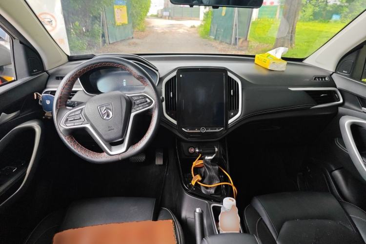 Used Baojun 530 2020 1.5T CVT Luxury Connected Version 7 Seats Center Console