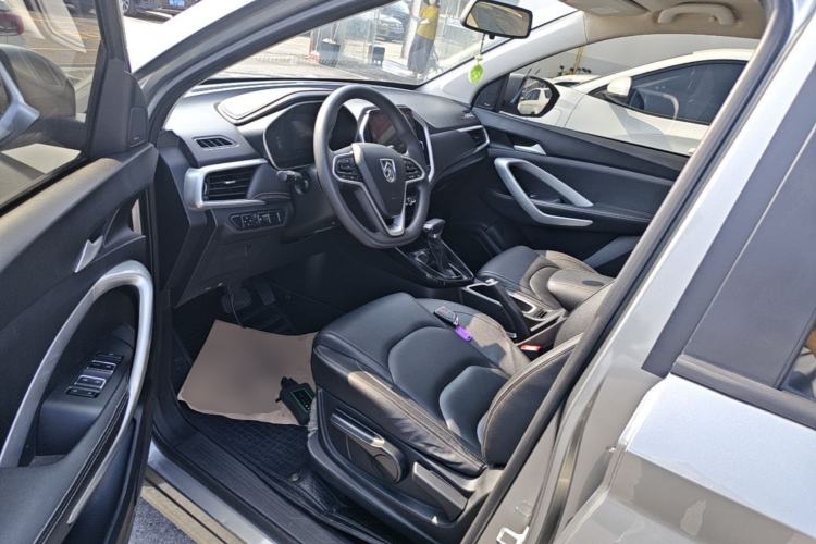 Used Baojun 530 2020 1.5T CVT Luxury Connected Version 5 Seats Driver Seat