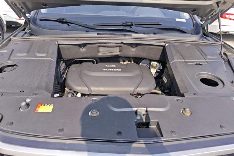 Used Baojun 530 2020 1.5T CVT Luxury Connected Version 5 Seats Engine Bay