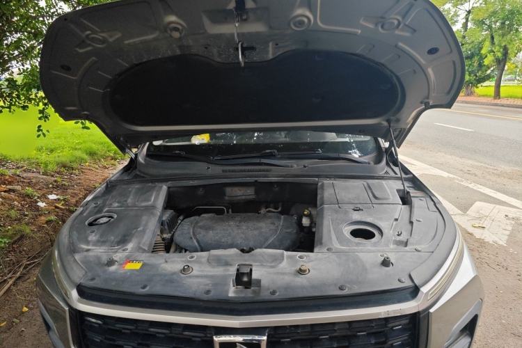 Used Baojun 530 2020 1.5T CVT Luxury Connected Version 7 Seats Engine Bay