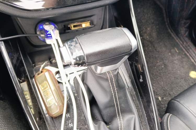 Used Baojun 530 2020 1.5T CVT Luxury Connected Version 6 Seats Gear Lever