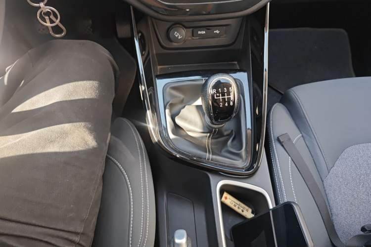 Used Baojun 530 2020 1.5T Manual Comfort Version 7 Seats Gear Lever