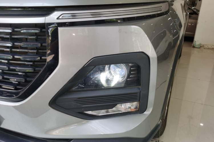 Used Baojun 530 2020 1.5T CVT Luxury Connected Version 5 Seats Left Front Headlight