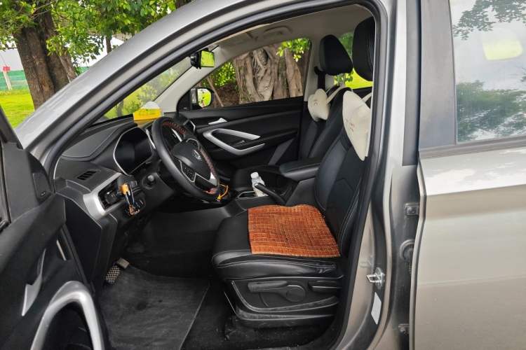 Used Baojun 530 2020 1.5T CVT Luxury Connected Version 7 Seats Left Front Seat