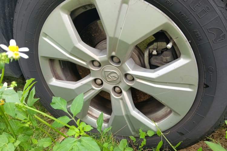 Used Baojun 530 2020 1.5T CVT Luxury Connected Version 6 Seats Right Front Wheel Hub
