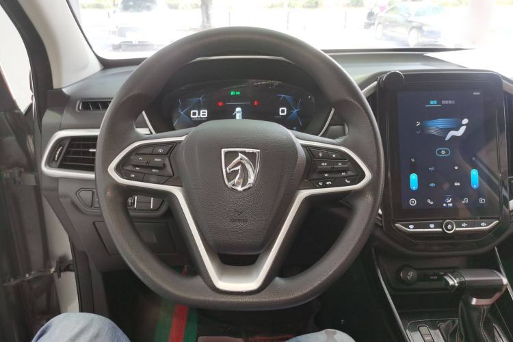 Used Baojun 530 2020 1.5T CVT Luxury Connected Version 5 Seats Steering Wheel