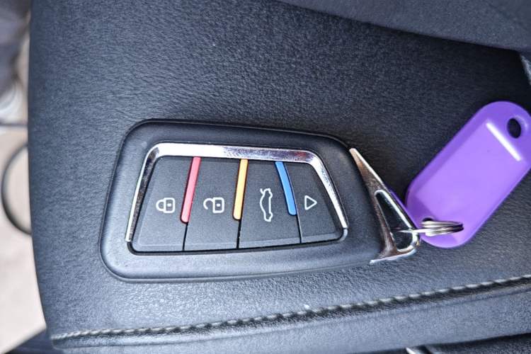 Used Baojun 530 2020 1.5T CVT Luxury Connected Version 5 Seats Vehicle Key
