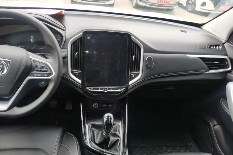 Used Baojun 530 2020 1.5T Manual Luxury Version 7 Seats Audio And AC Panel