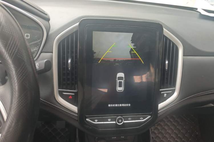 Used Baojun 530 2020 1.5T Manual Luxury Version 7 Seats Audio And AC Panel