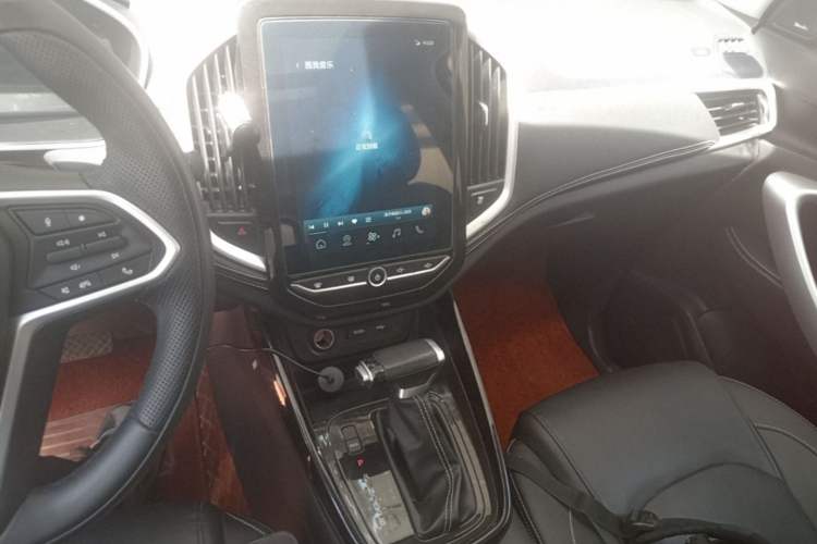 Used Baojun 530 2020 1.5T CVT Prestige Connected Version 7 Seats Audio And AC Panel