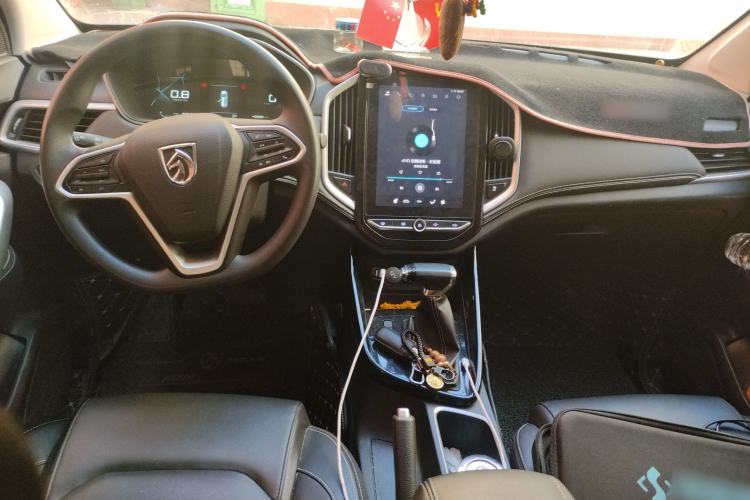 Used Baojun 530 2020 1.5T CVT Luxury Connected Version 6 Seats Center Console
