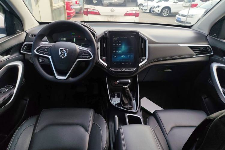 Used Baojun 530 2020 1.5T CVT Luxury Connected Version 6 Seats Center Console