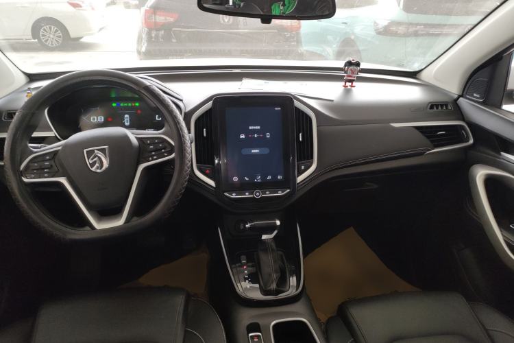 Used Baojun 530 2020 1.5T CVT Prestige Connected Version 7 Seats Center Console