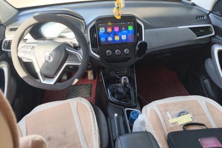 Used Baojun 530 2020 1.5T Manual Comfort Version 5 Seats Center Console
