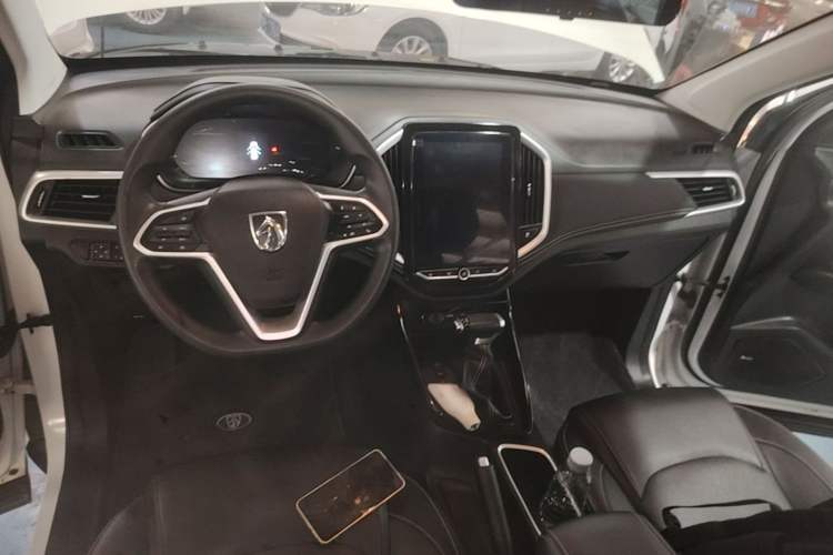 Used Baojun 530 2020 1.5T CVT Luxury Connected Version 6 Seats Center Console