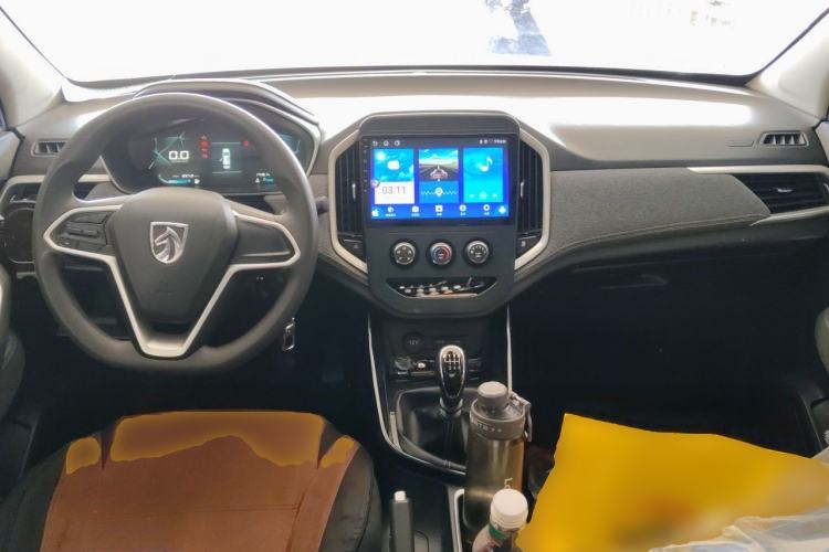 Used Baojun 530 2020 1.5T Manual Comfort Version 5 Seats Center Console
