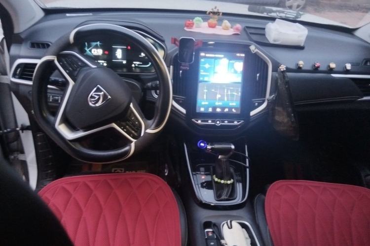 Used Baojun 530 2020 1.5T CVT Prestige Connected Version 7 Seats Center Console