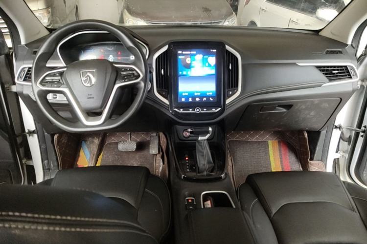 Used Baojun 530 2020 1.5T CVT Prestige Connected Version 6 Seats Center Console