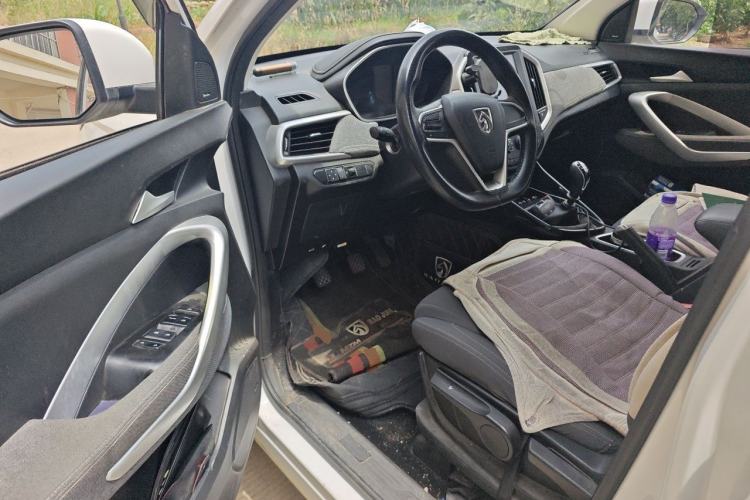 Used Baojun 530 2020 1.5T Manual Comfort Version 6 Seats Driver Seat