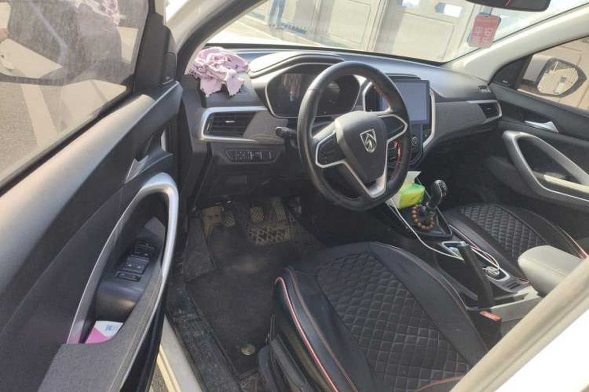 Used Baojun 530 2020 1.5T Manual Comfort Version 6 Seats Driver Seat