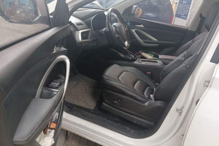 Used Baojun 530 2020 1.5T CVT Prestige Connected Version 6 Seats Driver Seat