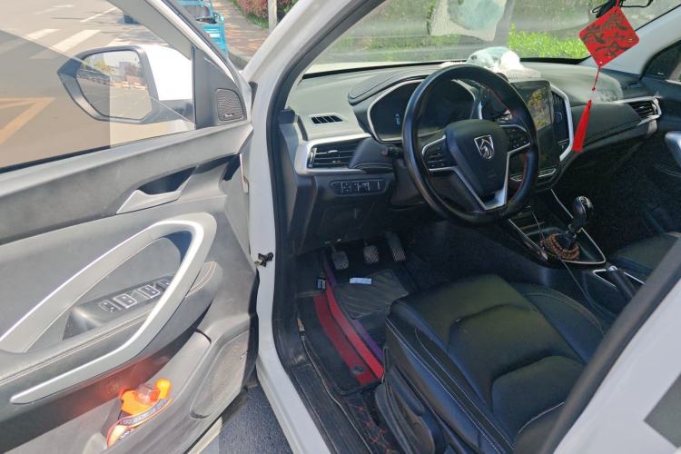Used Baojun 530 2020 1.5T Manual Luxury Version 6 Seats Driver Seat