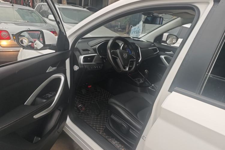 Used Baojun 530 2020 1.5T Manual Luxury Version 7 Seats Driver Seat