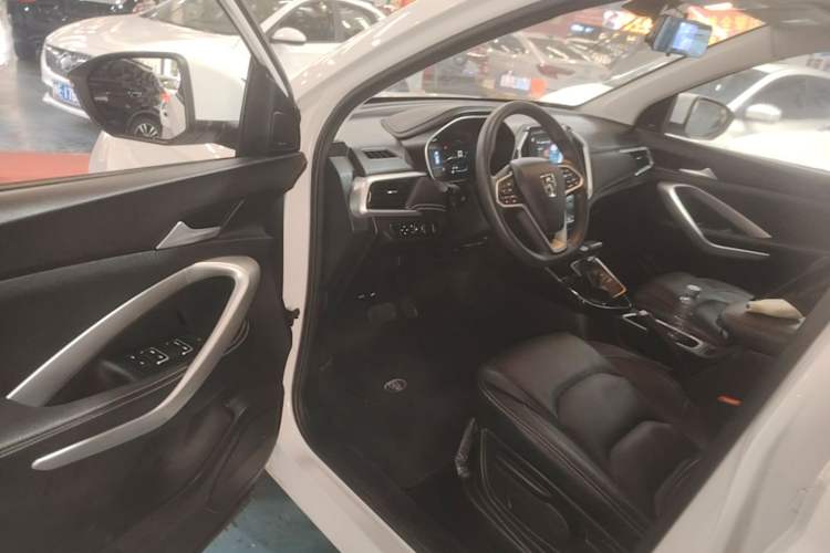 Used Baojun 530 2020 1.5T CVT Luxury Connected Version 6 Seats Driver Seat