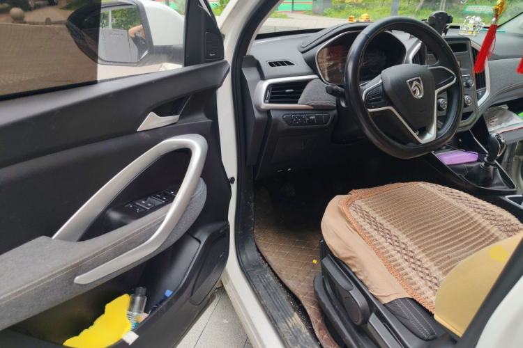 Used Baojun 530 2020 1.5T Manual Comfort Version 6 Seats Driver Seat