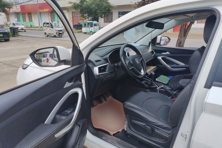 Used Baojun 530 2020 1.5T Manual Luxury Version 5 Seats Driver Seat
