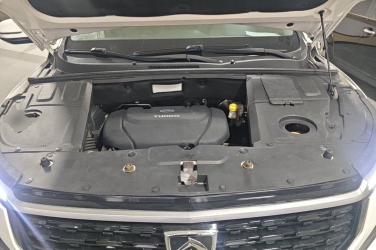 Used Baojun 530 2020 1.5T CVT Prestige Connected Version 7 Seats Engine Bay