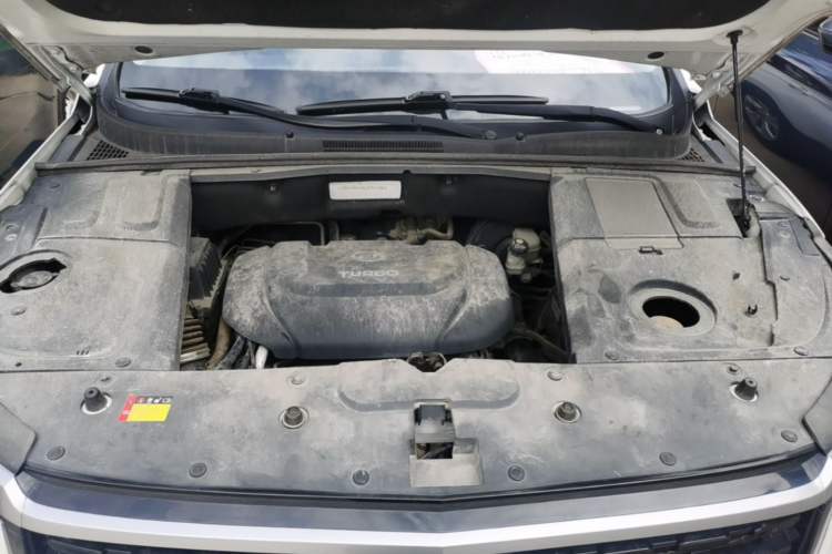 Used Baojun 530 2020 1.5T Manual Luxury Version 7 Seats Engine Bay