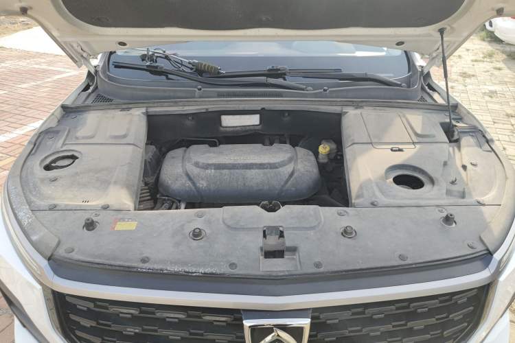 Used Baojun 530 2020 1.5T CVT Prestige Connected Version 7 Seats Engine Bay