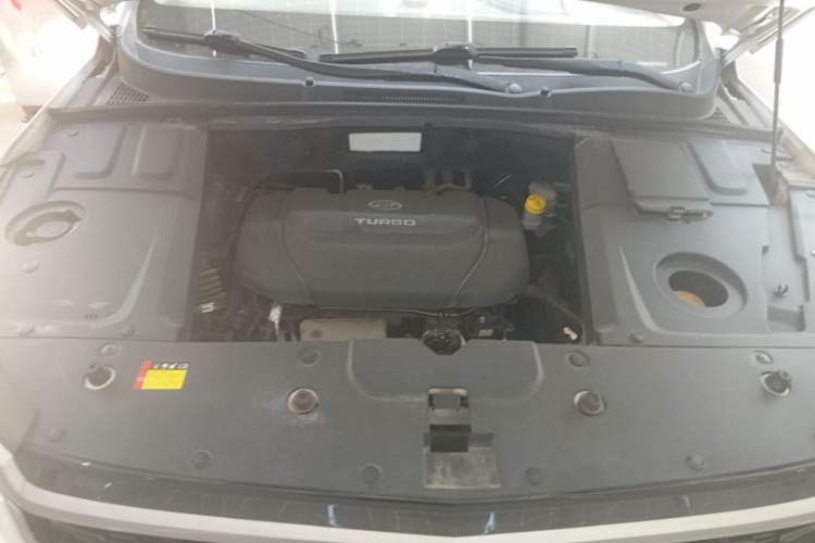 Used Baojun 530 2020 1.5T CVT Prestige Connected Version 7 Seats Engine Bay