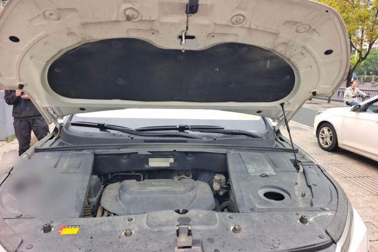 Used Baojun 530 2020 1.5T CVT Prestige Connected Version 5 Seats Engine Bay