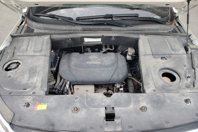 Used Baojun 530 2020 1.5T Manual Comfort Version 6 Seats Engine Bay