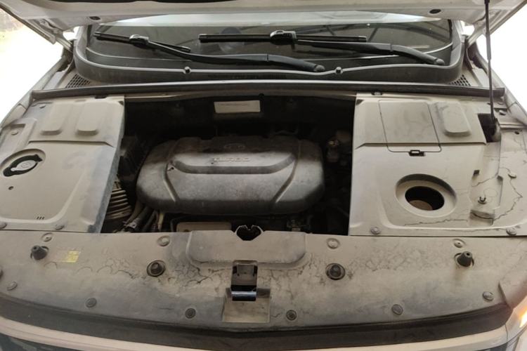 Used Baojun 530 2020 1.5T CVT Prestige Connected Version 6 Seats Engine Bay