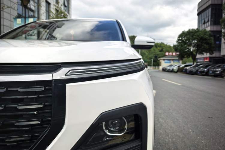 Used Baojun 530 2020 1.5T CVT Prestige Connected Version 6 Seats Exterior 1