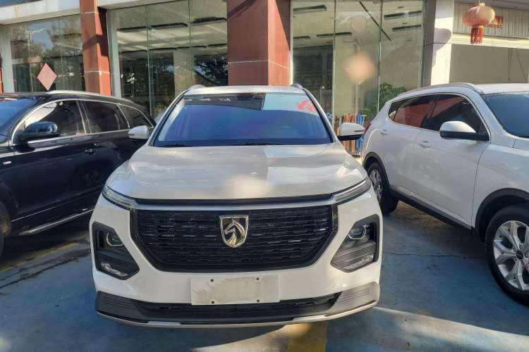 Used Baojun 530 2020 1.5T Manual Comfort Version 7 Seats Exterior 1