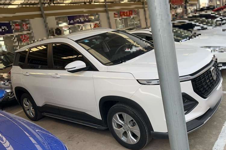 Used Baojun 530 2020 1.5T Manual Comfort Version 7 Seats Exterior 2