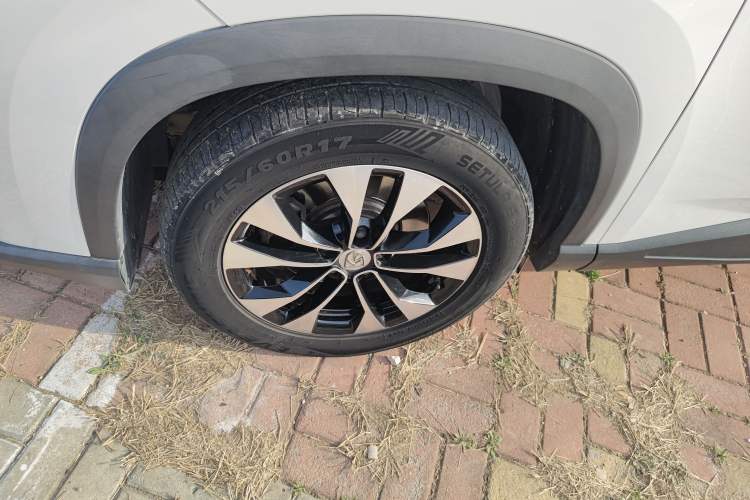 Used Baojun 530 2020 1.5T CVT Prestige Connected Version 7 Seats Exterior 4