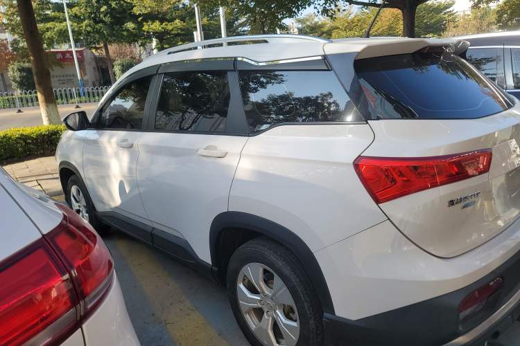 Used Baojun 530 2020 1.5T Manual Comfort Version 7 Seats Exterior 5