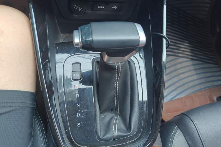 Used Baojun 530 2020 1.5T CVT Prestige Connected Version 6 Seats Gear Lever