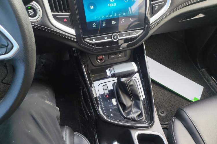 Used Baojun 530 2020 1.5T CVT Luxury Connected Version 6 Seats Gear Lever