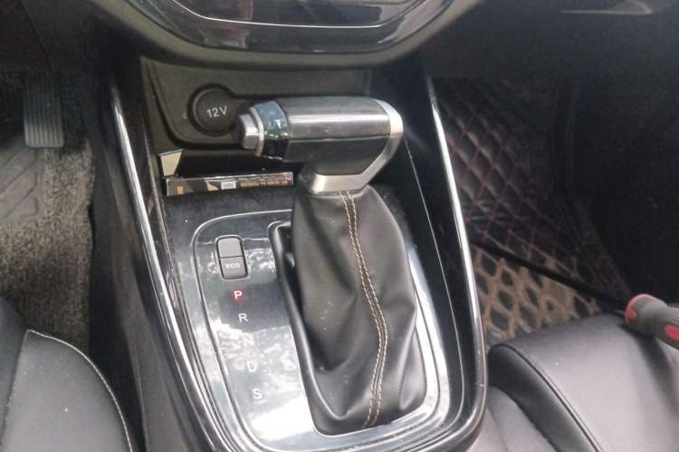 Used Baojun 530 2020 1.5T CVT Prestige Connected Version 6 Seats Gear Lever