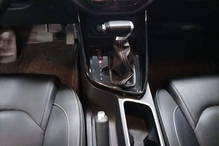 Used Baojun 530 2020 1.5T CVT Luxury Connected Version 7 Seats Gear Lever