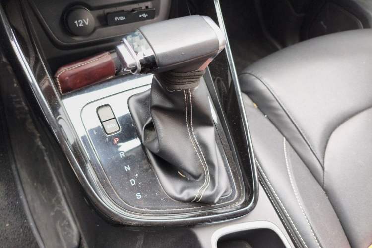 Used Baojun 530 2020 1.5T CVT Luxury Connected Version 5 Seats Gear Lever