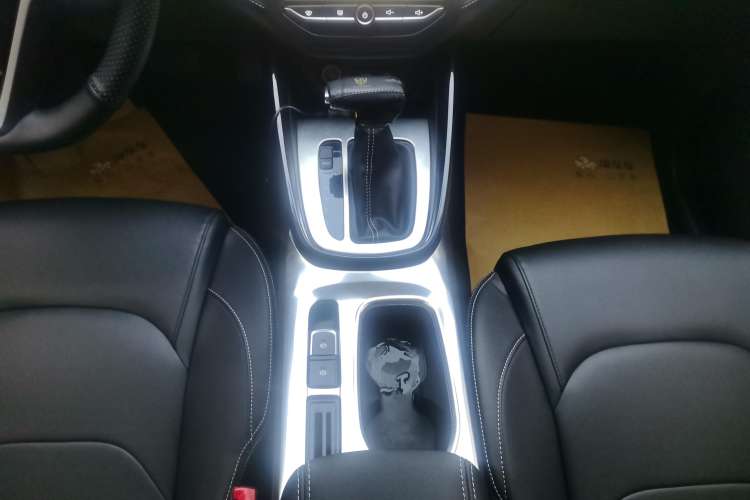 Used Baojun 530 2020 1.5T CVT Prestige Connected Version 5 Seats Gear Lever