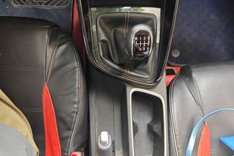 Used Baojun 530 2020 1.5T Manual Comfort Version 6 Seats Gear Lever